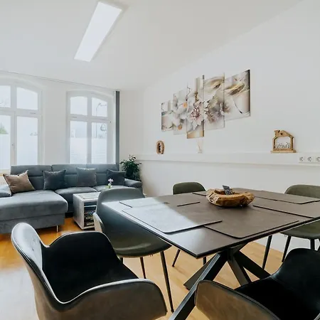 Blissplace 3 Zi Premium Nahe Getec Arena Mit Kingsize Betten Und Balkon Apartment