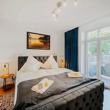 Blissplace 3 Zi Premium Nahe Getec Arena Mit Kingsize Betten Und Balkon Apartment *