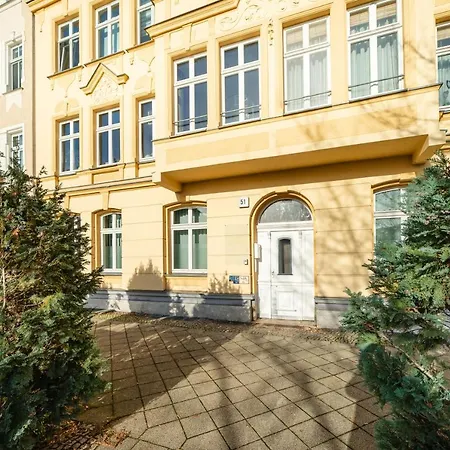 Blissplace 3 Zi Premium Nahe Getec Arena Mit Kingsize Betten Und Balkon Apartment