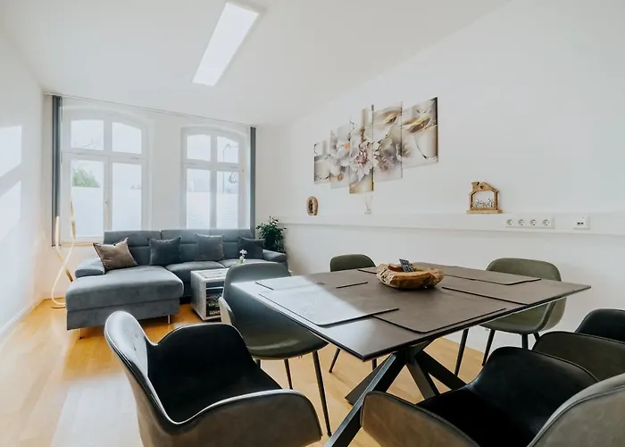 Blissplace 3 Zi Premium Nahe Getec Arena Mit Kingsize Betten Und Balkon Apartment